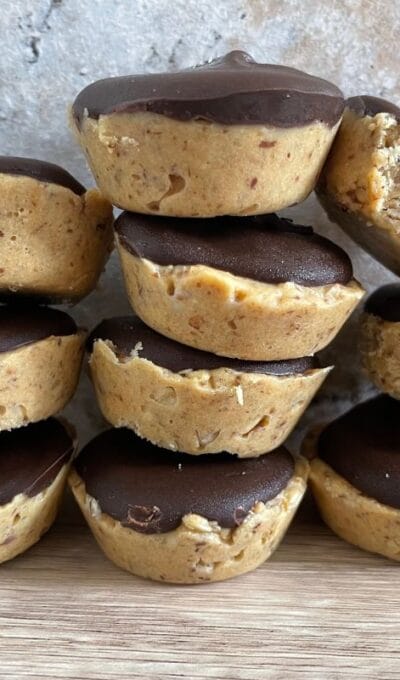 Protein Oatmeal Peanut Butter Cups with Dark Chocolate
