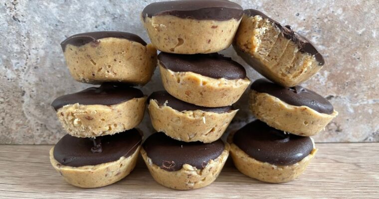 Protein Oatmeal Peanut Butter Cups with Dark Chocolate
